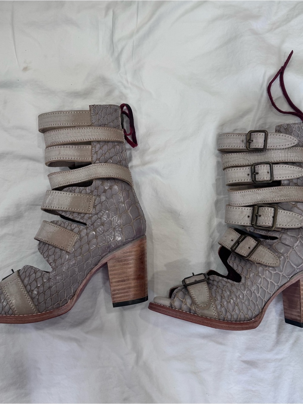 Freebird by Steven BOND Croc Leather Buckle Heeled Boots Gray Size 7